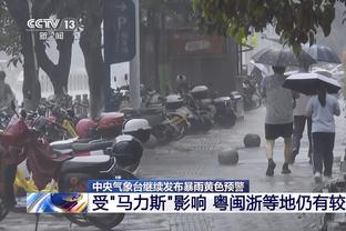 ?库里赛前热身中挑逗普尔 两人随后拥抱致意